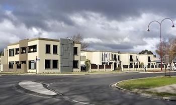 May Park Executive Apartments Horsham Exterior photo